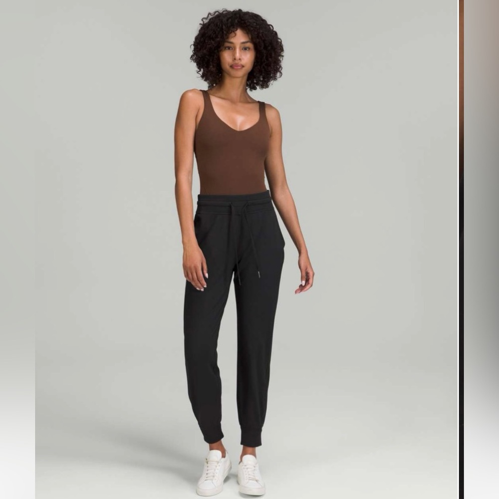 Lululemon Ready to Rulu High-Rise Jogger
Full‎ Length in black size 6